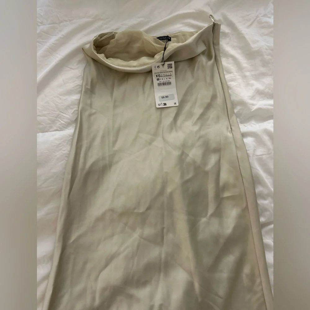 NWT Light Green Strapless Satin Effect Dress - Picture 3 of 3